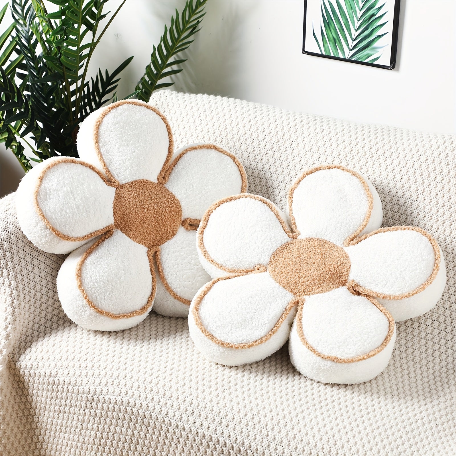 Set of 2 Adorable Floral Cushions, 15.7 Inches Soft Flower-Shaped Floor Pillows for Cozy Living Room, Bedroom, Or Sofa Decoration in Winter (White)